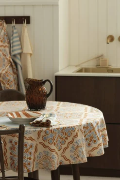 Ellos Bordstextilier|Dukning & Servering > Home Duk Duk Elly Tile i återvunnet halvlinne Ø cm