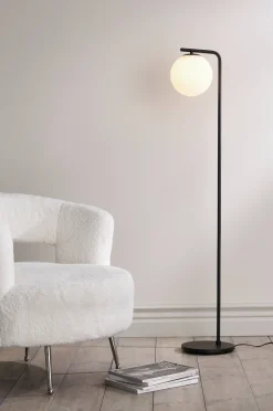 Discount Home Golvlampa Widar Golvlampor