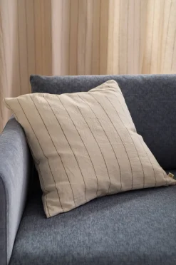 Outlet Home Kuddfodral Elly Thin Stripe i återvunnet halvlinne Prydnadskuddar & Fodral
