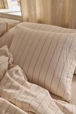 Online Home Örngott Elly Thin Stripe i återvunnet halvlinne Örngott