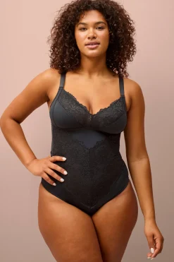 Ellos Shaping > Plus collection Shapingbody med spetsdetaljer - medium support